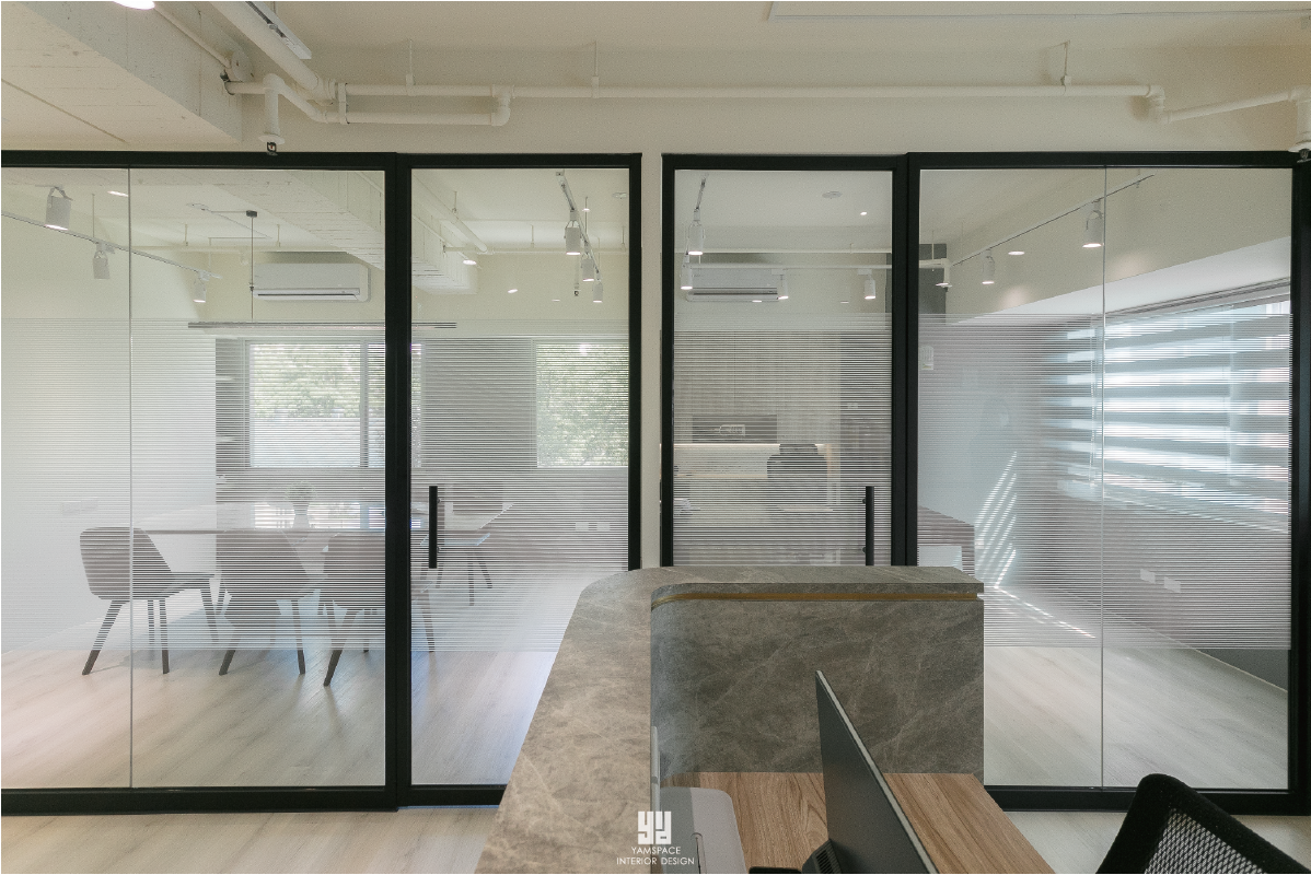 直紋玻璃設計-台中室內設計公司