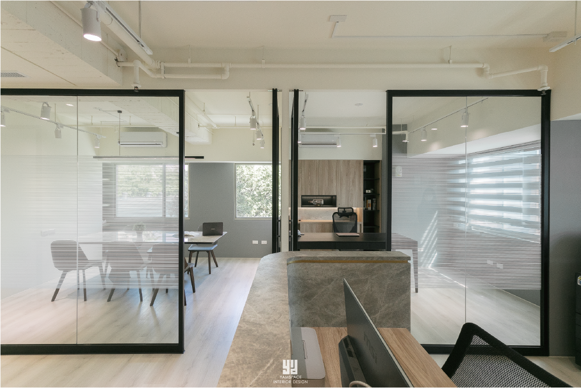 玻璃隔間設計-台中室內設計公司