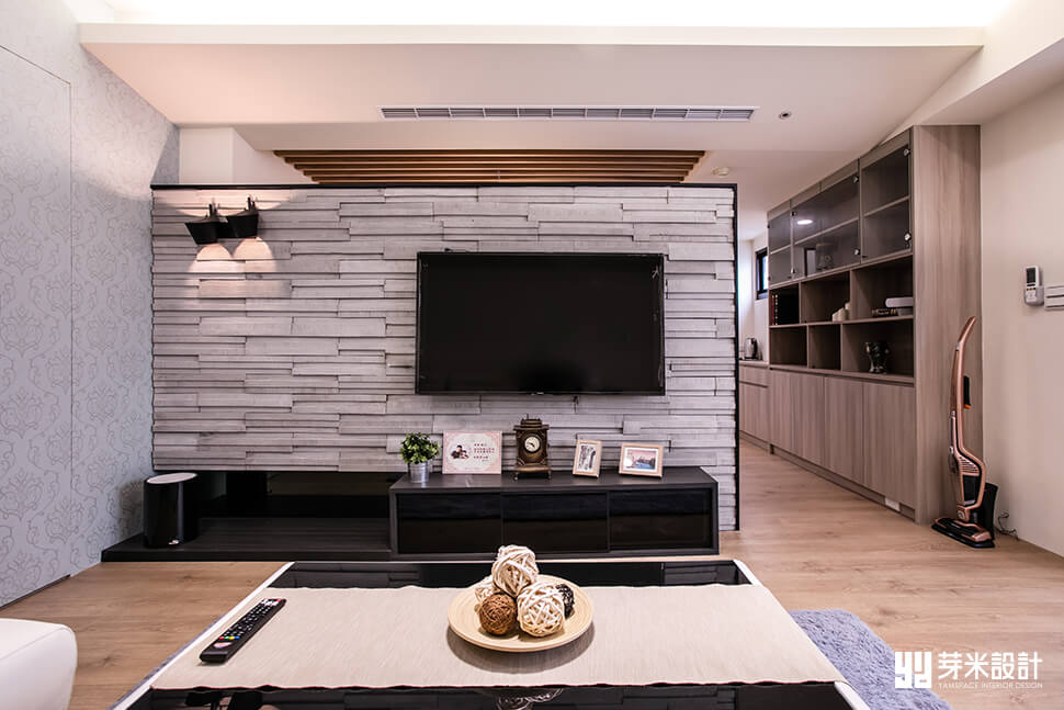 淺灰石材電視牆面-美式室內設計