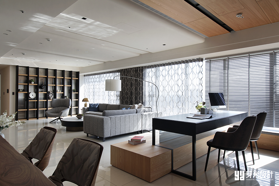 客廳及書房串連的開放式空間-台中室內設計公司