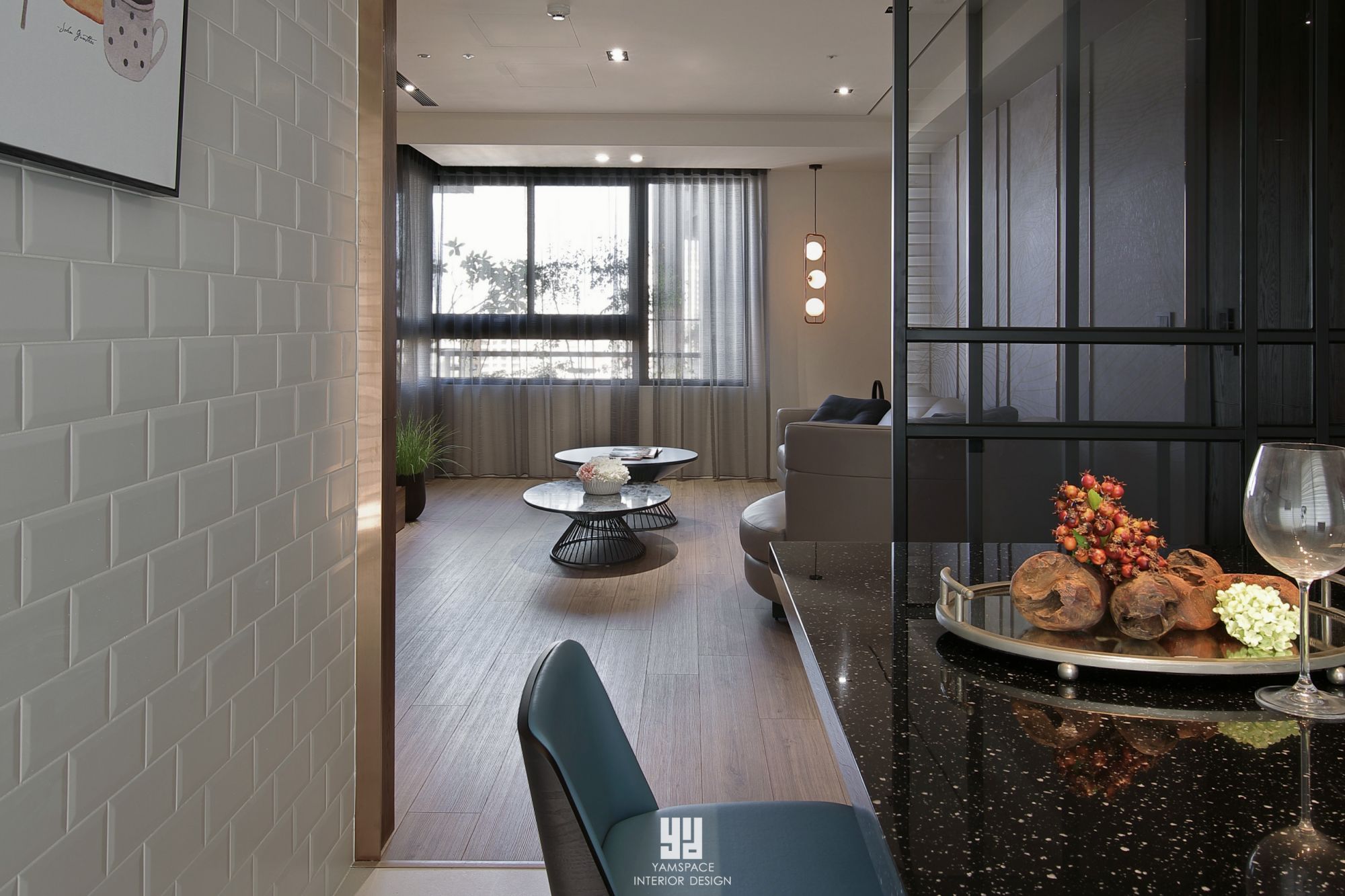 黑色石材餐桌-華廈住宅空間設計案例