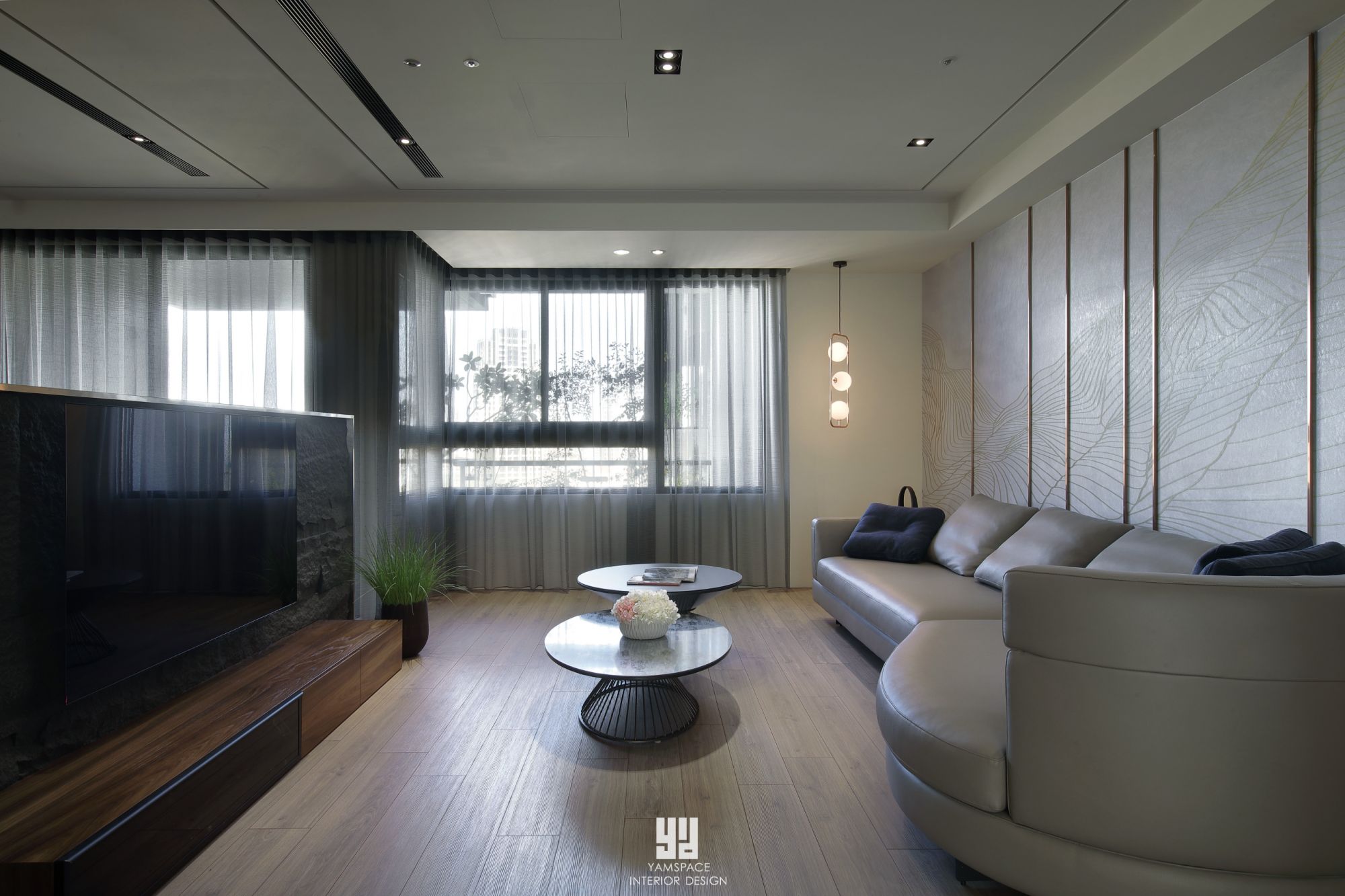白天採光佳的客廳區域-華廈住宅空間設計案例