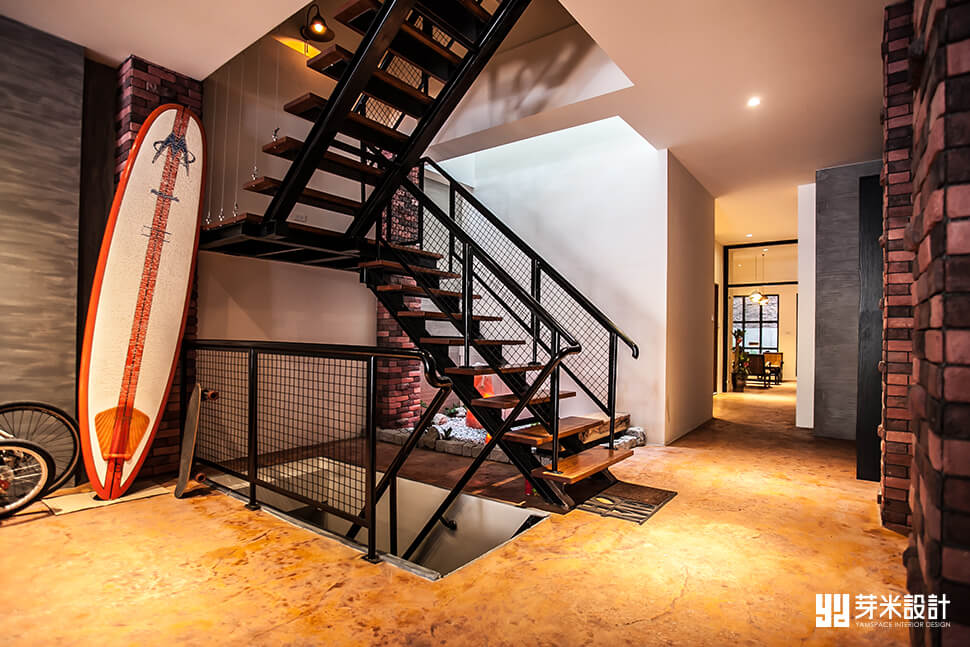 鐵件與鋼索建造的樓梯-台中室內設計推薦